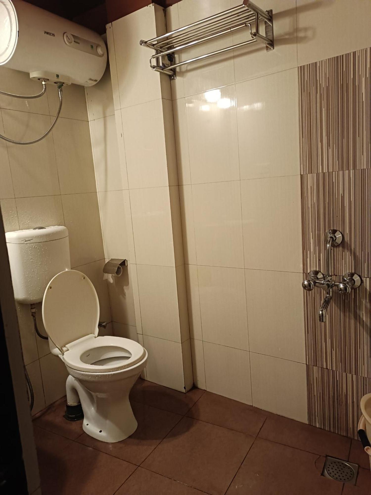 Hotel Serene Shillong Esterno foto