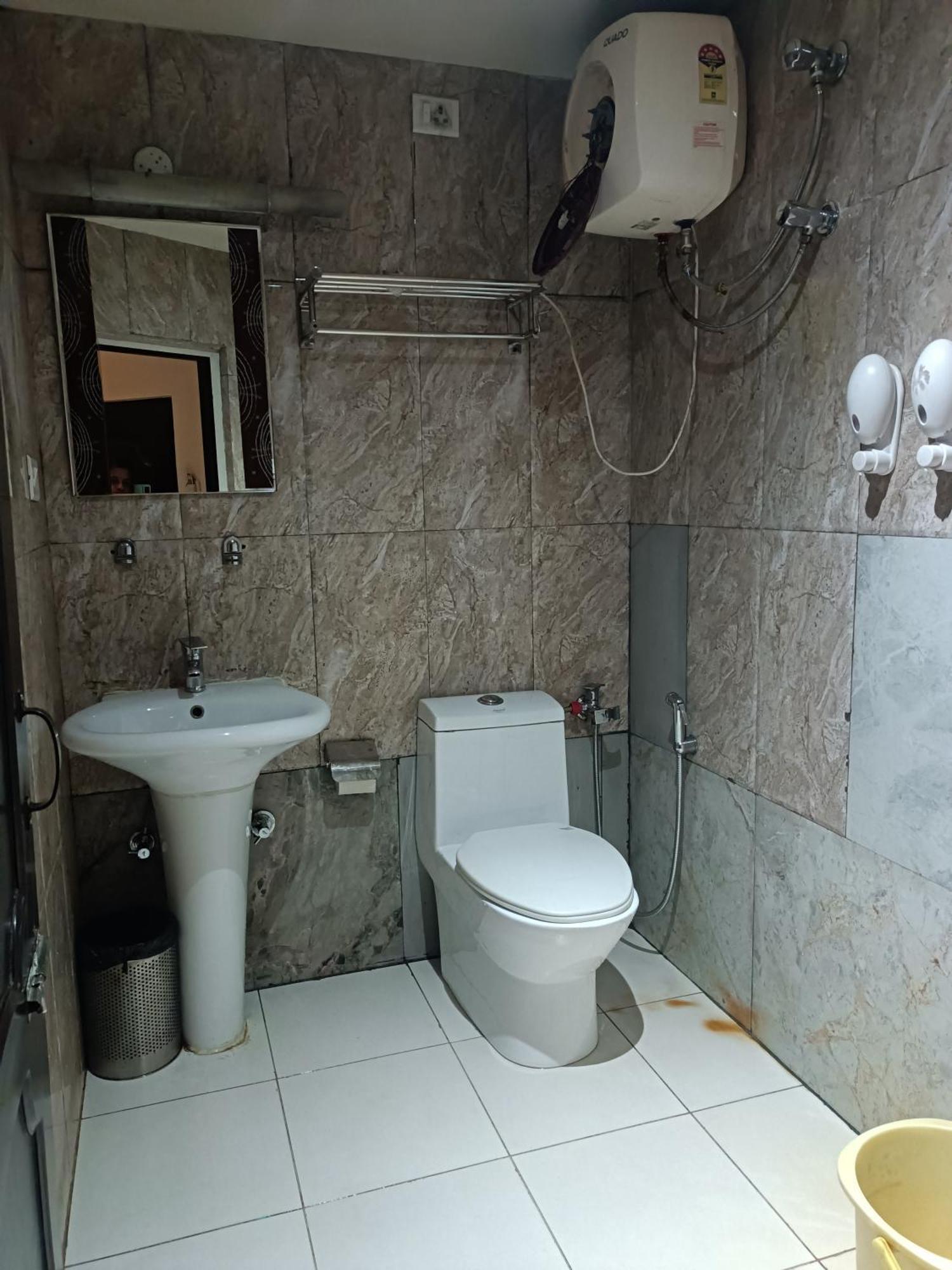 Hotel Serene Shillong Esterno foto